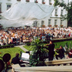 Poranki Wiedeńskie 2002 - publiczność
fot. Paweł Zechenter Poranki Wiedeńskie 2002 - publiczność