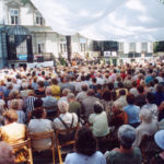 Poranki Wiedeńskie 2002 - publiczność
fot. Paweł Zechenter Poranki Wiedeńskie 2002 - publiczność