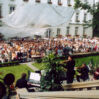 Poranki Wiedeńskie 2002 - publiczność
fot. Paweł Zechenter Poranki Wiedeńskie 2002 - publiczność